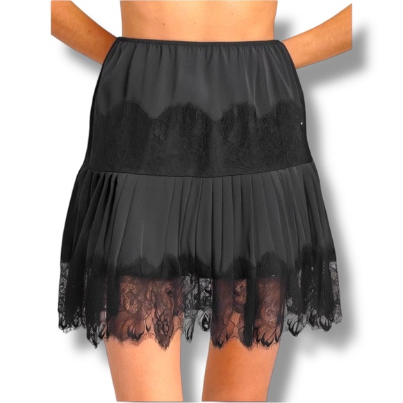 Dresses & Skirts - Unbranded Size Small Chic Black Lace Tiered Elastic Waist Slip Style Mini Skirt